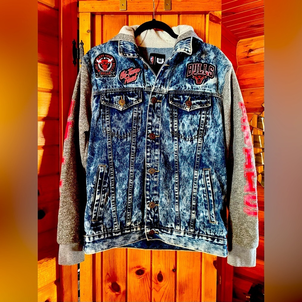 NBA Chicago Bulls Blue‎ Jean Jacket with Patches